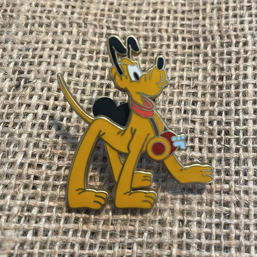 Disney Collectible Pin, Pluto, 2005